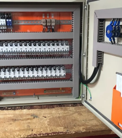 Quadro de distribuição nobreak: o segredo para a continuidade de energia em ambientes críticos
