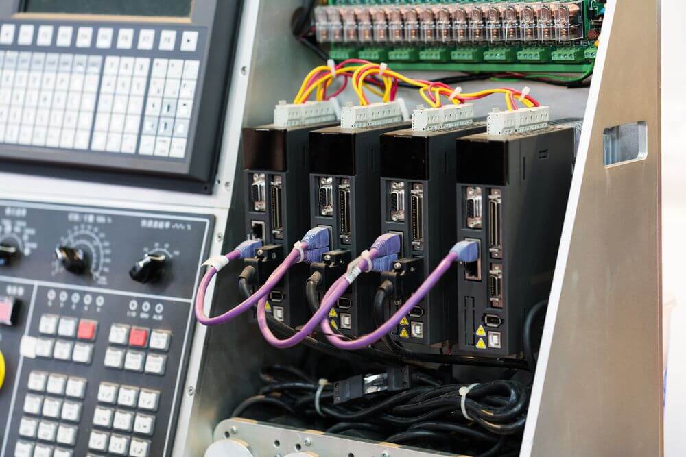 Por que o banco de capacitor automático é fundamental em sistemas elétricos?