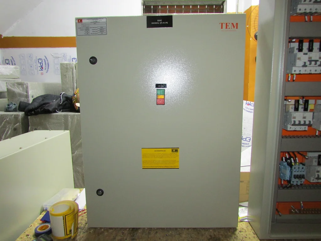 Quadro de Distribuição de Força para Ar Condicionado